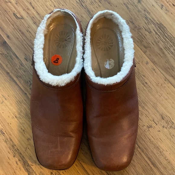 UGG Brown Leather Clog Mule Slip On Size 8 - Picture 1 of 11